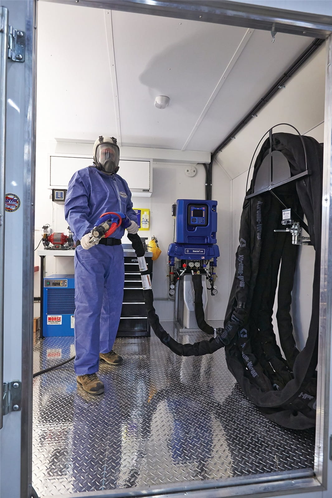 Appareil de dosage complet Reactor 2 E-30, pistolet Probler P2, tuyau chauffé avec protection anti-usure, 10 kW, 230/400 V