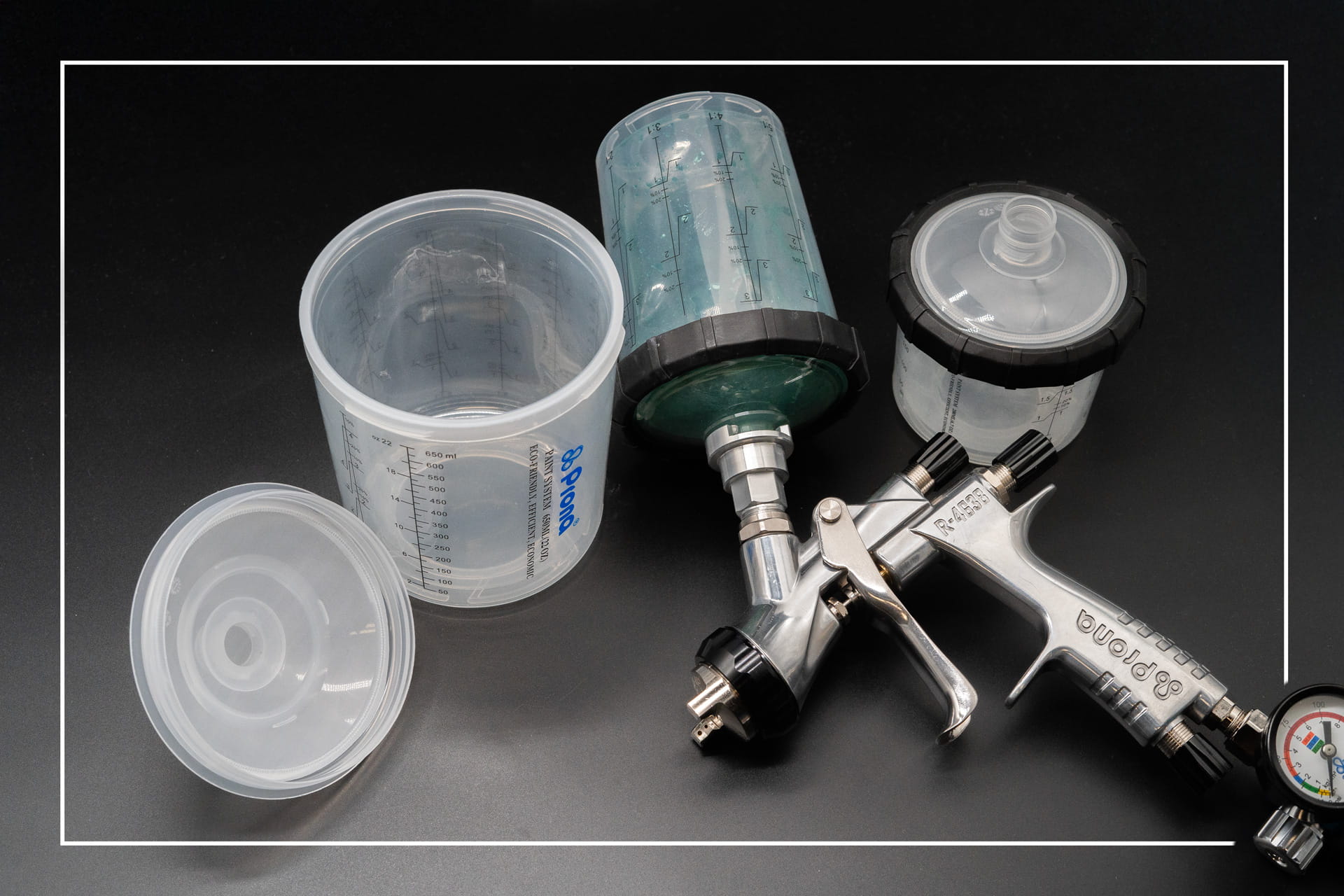 Prona R4638 Kit de pistolets à peinture à godet gravité, avec jeux de buses de 1,5 et 1,8 mm et accessoires