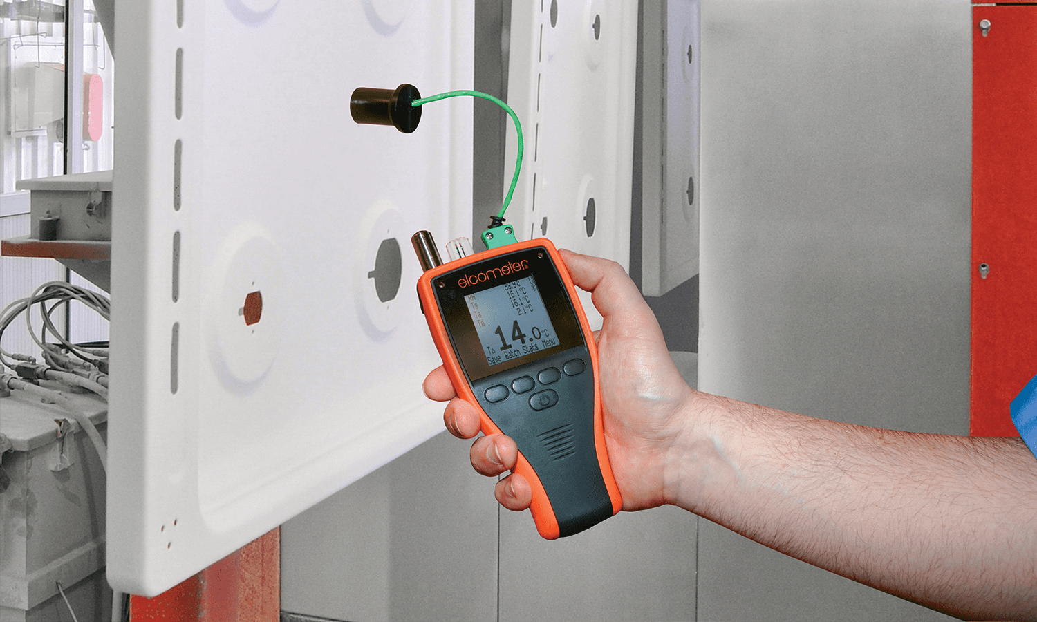 Elcometer 319 Dewpoint Meter im Einsatz